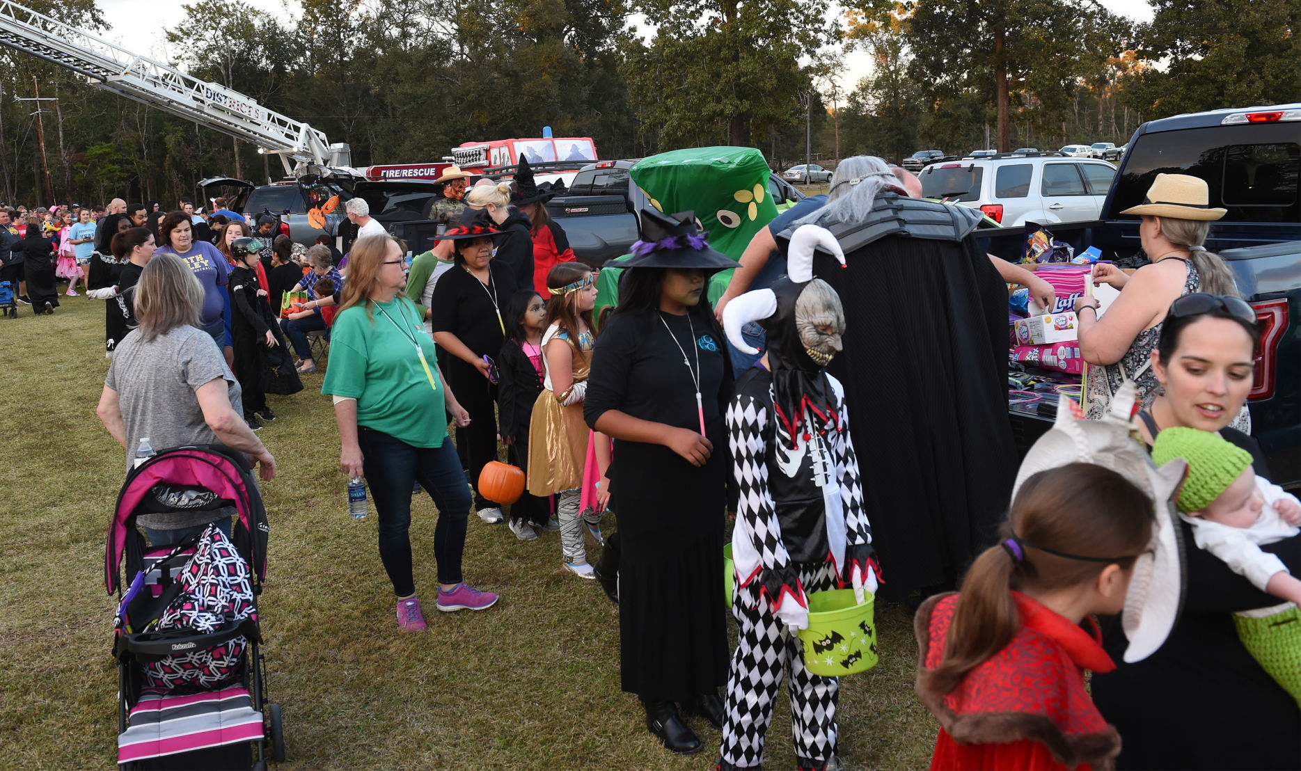 BR.trunkortreat.110117 017.jpg